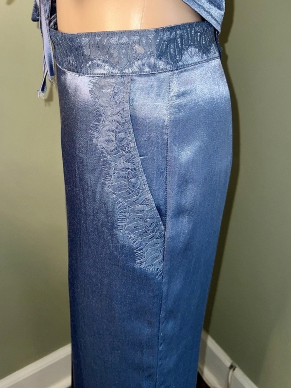 🆕 Free People x Brenda Knight Satin and Lace Maxi Skirt & Vest Set XS - Picture 6 of 16